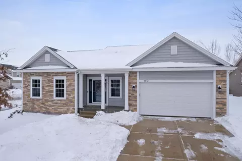 4442 Memorial Cir, Windsor, WI 53598