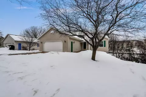 713 Brookview Trl, Mount Horeb, WI 53572