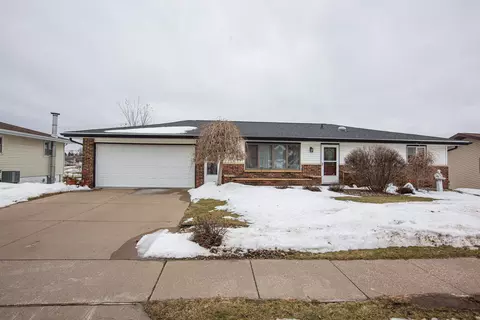 246 Maureen Ave, Dickeyville, WI 53808