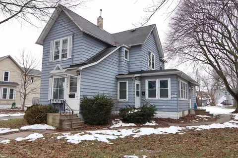 526 Prairie Ave, Janesville, WI 53545