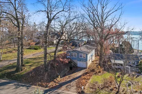 5745 Roosevelt St, Middleton, WI 53562