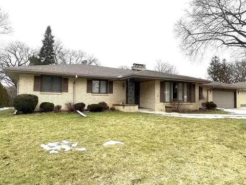 3810 Landstrom Rd, Rockford, IL 61114