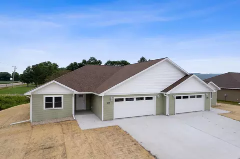 926 Roosevelt St, Baraboo, WI 53913