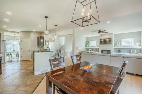 1706 Legacy Ln, Madison, WI 53719