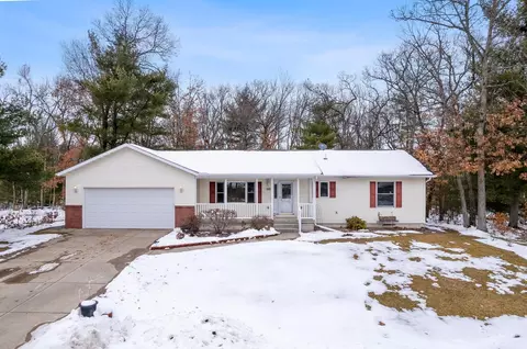 315 Dogwood Ln, Wisconsin Dells, WI 53965