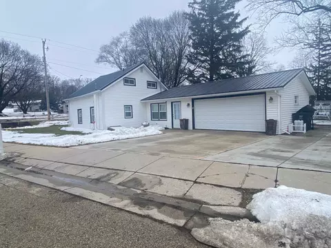 904 Parkview Dr, Milton, WI 53563