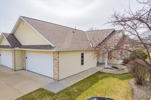 704 Creek Edge Dr #6, Deforest, WI 53532