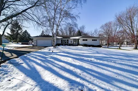 6757 Prairie View Dr, Sun Prairie, WI 53590