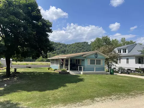 442 N Greeley Ave, Harpers Ferry, IA 52146
