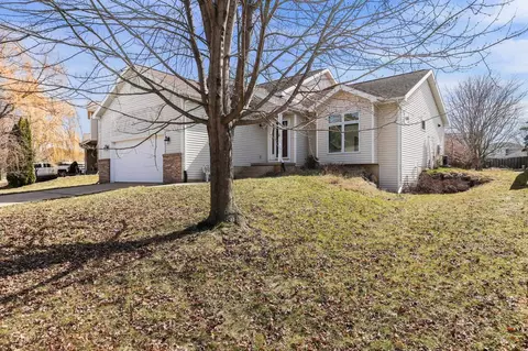 5511 Sparkle Stone Cres, Fitchburg, WI 53711