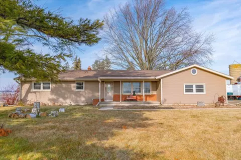 1614 Muller Rd, Sun Prairie, WI 53590