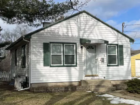 213 E State St, Janesville, WI 53546
