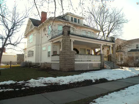 217 W 11th Ave, Oshkosh, WI 54902