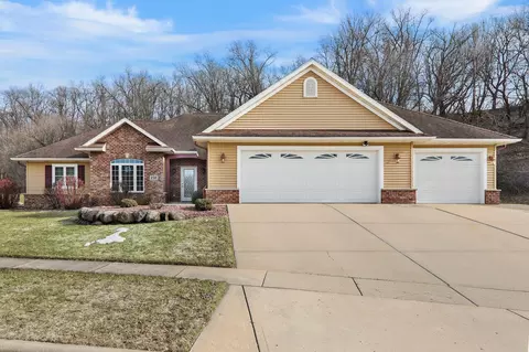 156 Valle Tell Dr, New Glarus, WI 53574
