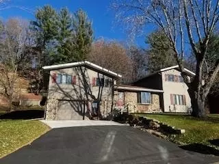 505 Wisconsin St, Wonewoc, WI 53968