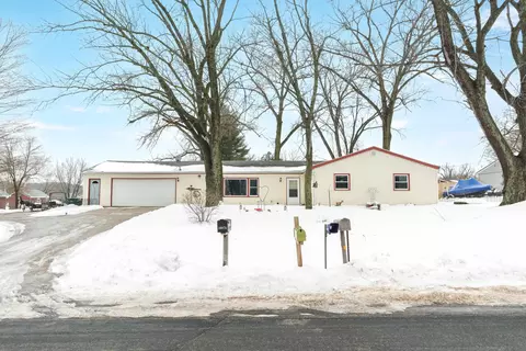 10975 N Gladys Dr, Edgerton, WI 53534