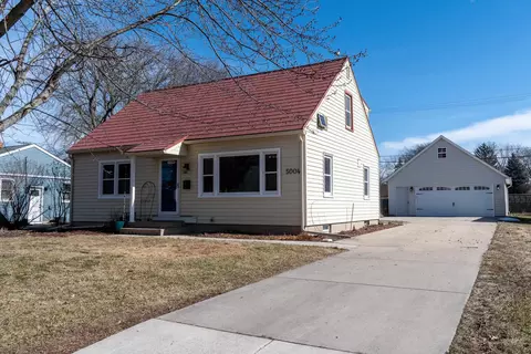 5004 Shore Acres Rd, Monona, WI 53716