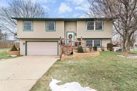 10 Washburn Rd, Deerfield, WI 53531