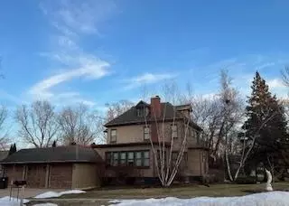 302 E Main St, Cambridge, WI 53523