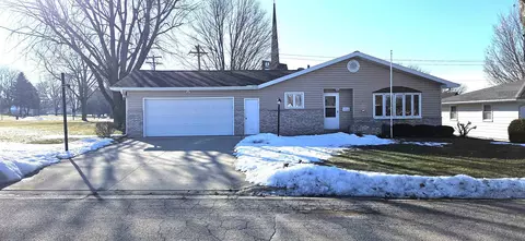 2708 4th St, Monroe, WI 53566
