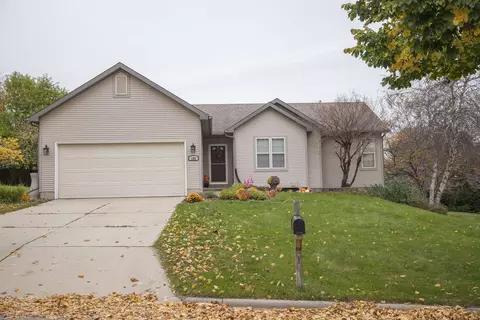 100 Terrace Ct, Mount Horeb, WI 53572