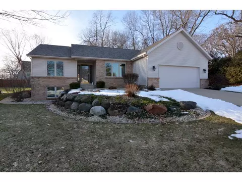 6102 Holscher Rd, Mcfarland, WI 53558