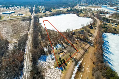 711 Hog Island Rd, New Lisbon, WI 53950