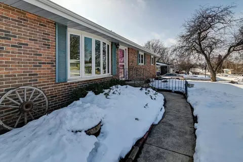 412 Patrick Ave, Waunakee, WI 53597