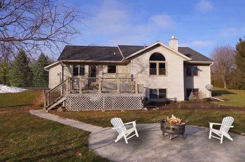 4524 E Palakwia Dr, Janesville, WI 53546
