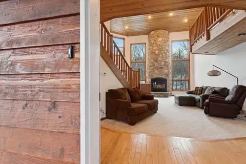 9117 County Road A, Mount Horeb, WI 53572