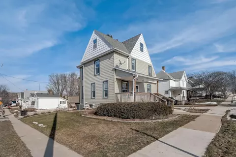 2003 7th St, Monroe, WI 53566