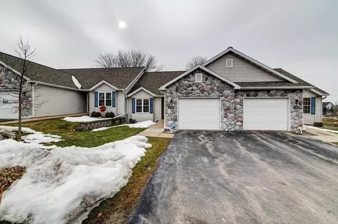 103 N Musket Ridge Dr, Sun Prairie, WI 53590