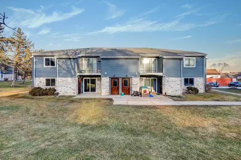 1705 Whispering Pines Way, Fitchburg, WI 53713