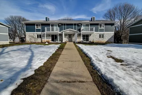 7429 Old Sauk Rd #102, Madison, WI 53717