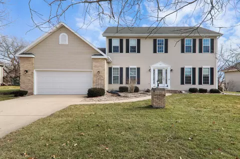 72 Heather Dr, Cottage Grove, WI 53527