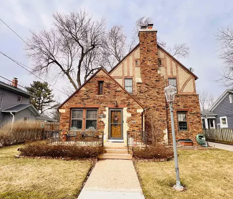 1403 Ruger Ave, Janesville, WI 53545