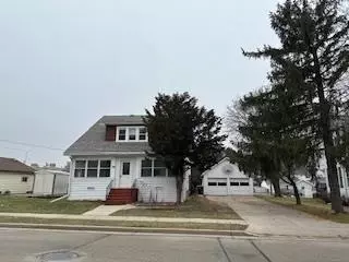 416 E Lincoln St, Waupun, WI 53963