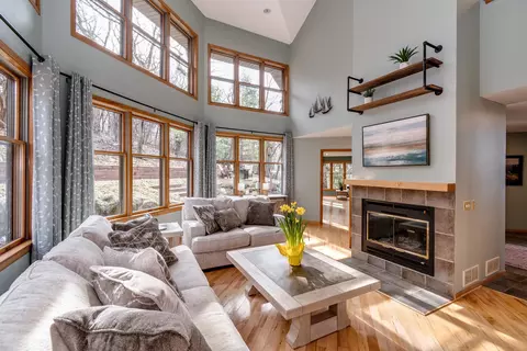 1409 Kings Lynn Rd, Stoughton, WI 53589