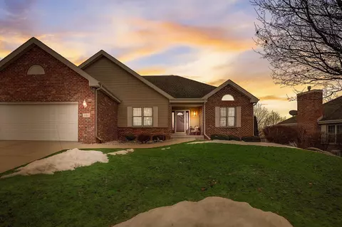 151 E Reynolds St, Cottage Grove, WI 53527