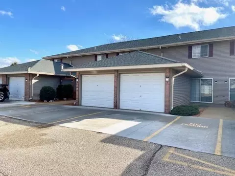1935 Lafayette St #5, Janesville, WI 53545