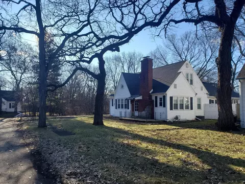 1724 Crescent Dr, Beloit, WI 53511