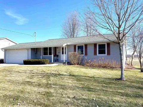 1311 Waterloo St, Columbus, WI 53925