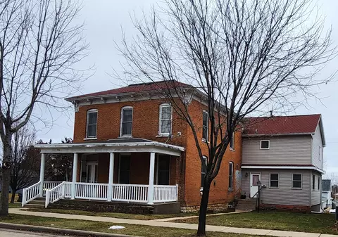 304 S Monroe St, Lancaster, WI 53813