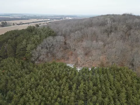 33 Highway 23, Briggsville, WI 53920