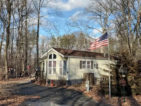 273 Oak Ln, Edgerton, WI 53534