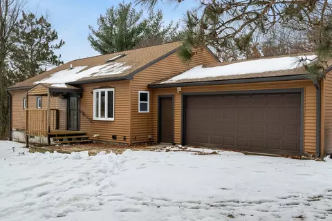 3189 W 3rd Ave, Oxford, WI 53952