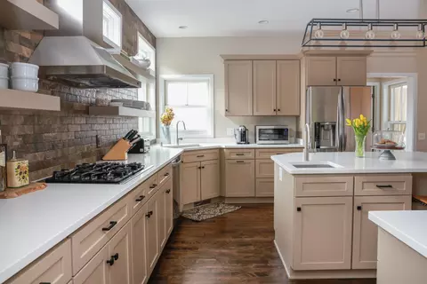 3472 John Muir Dr, Middleton, WI 53562