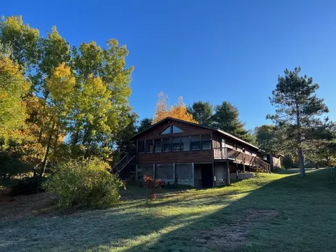 n4631 Glacier Lake Drive, Oxford, WI 53952