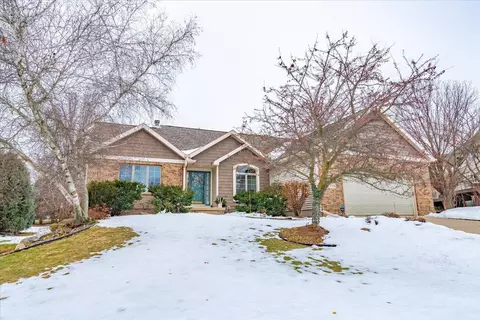 3734 Country Grove Dr, Madison, WI 53719