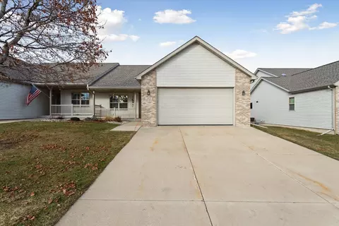 3072 Rebel Dr, Sun Prairie, WI 53590